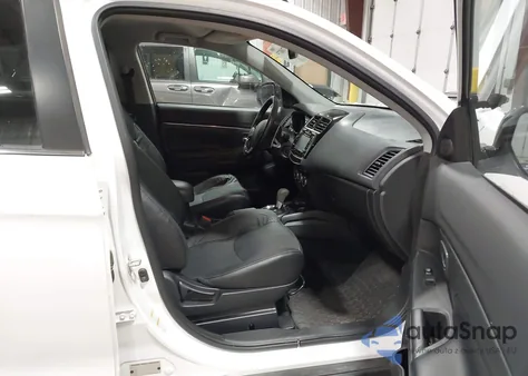 2016 Mitsubishi Outlander Sport 2.4 Sel z USA, uszkodzony, nr VIN JA4AR4AW1GZ031407